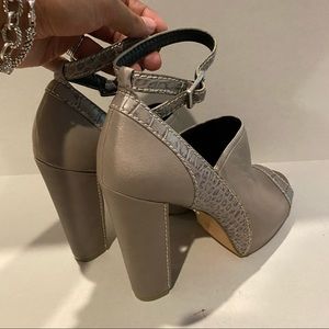 BCBGMaxazria Ma-Reagan heels